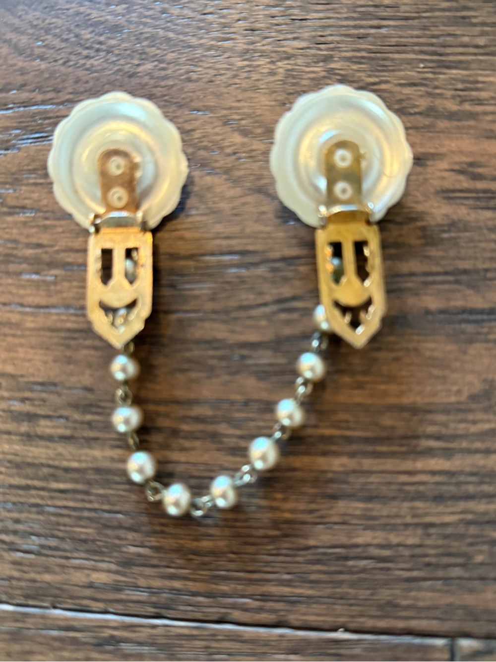 Vintage sweater / shirt guard with pearlized and beading detail - Picture 6 of 8
